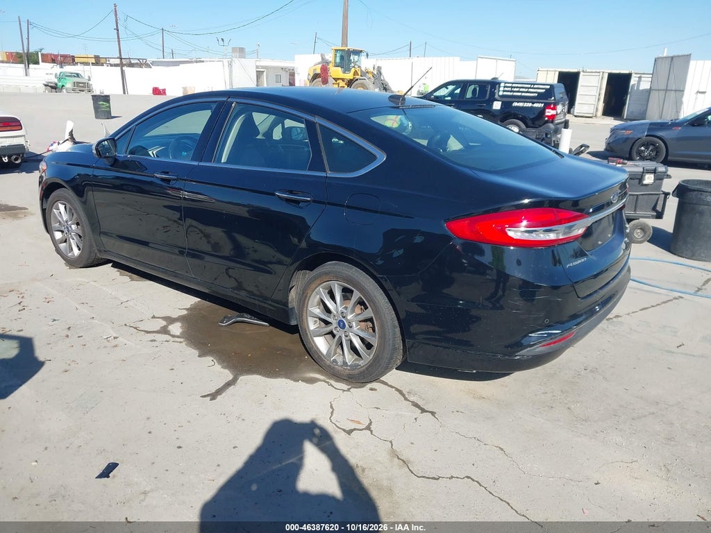 2017 Ford Fusion SE photo 3