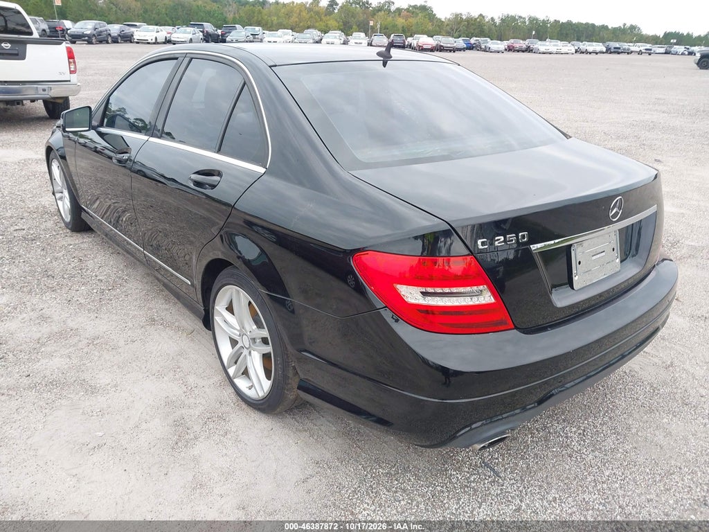 2013 Mercedes-Benz C 250 Sport photo 3