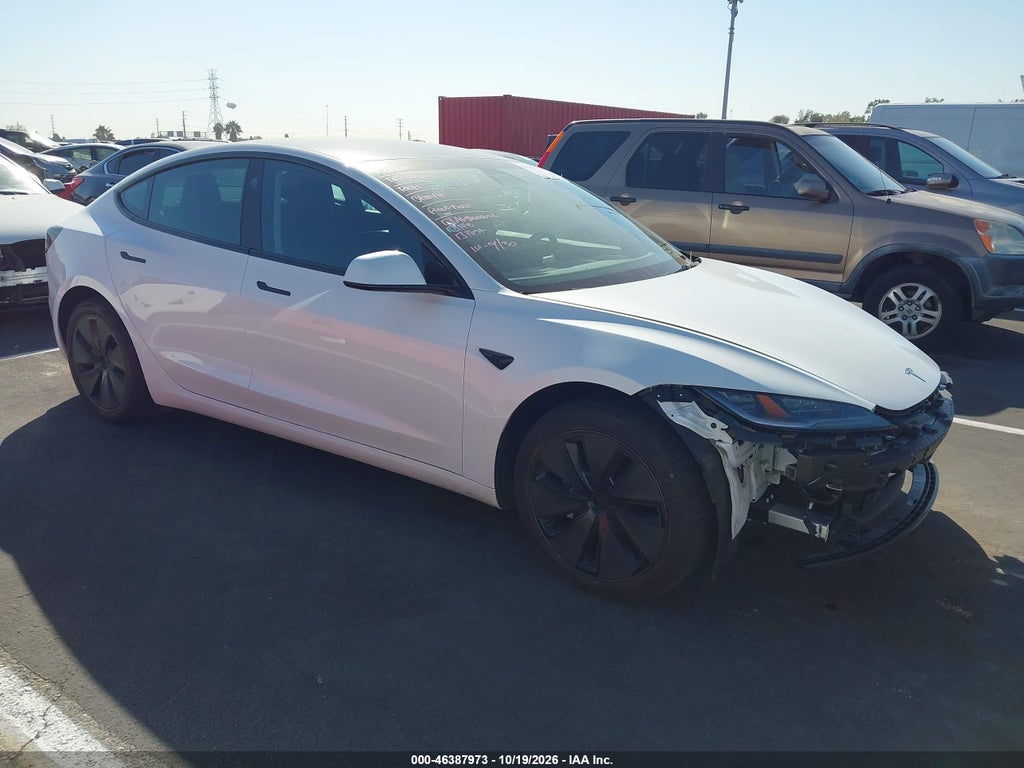 TESLA MODEL 3 2024