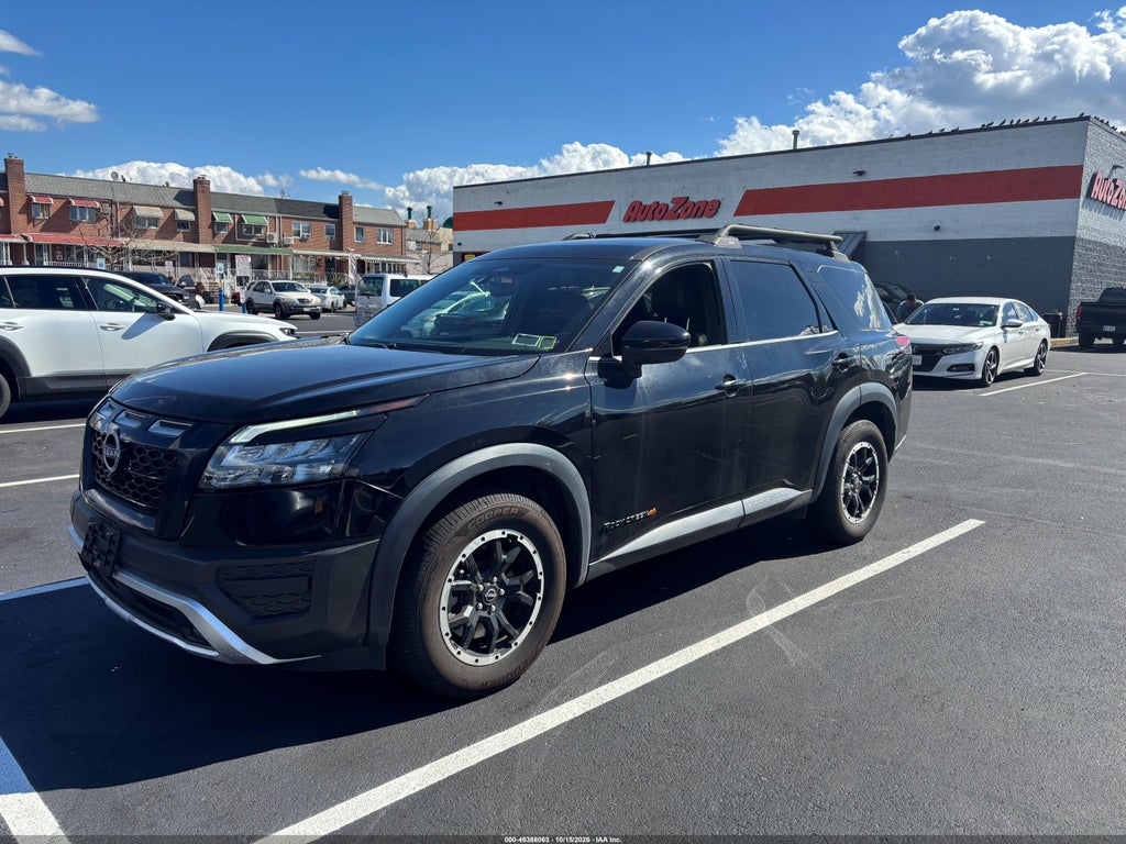 2023 Nissan Pathfinder Rock Creek 4WD photo 2