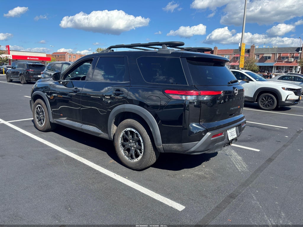 2023 Nissan Pathfinder Rock Creek 4WD photo 3