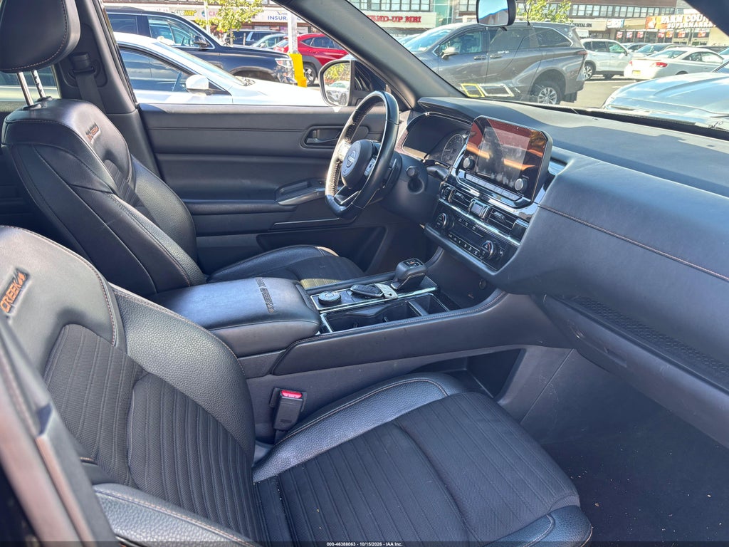 2023 Nissan Pathfinder Rock Creek 4WD photo 5
