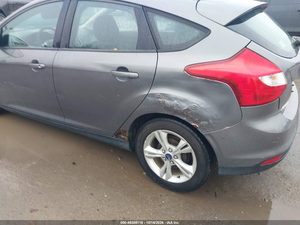 2013 Ford Focus SE photo 6
