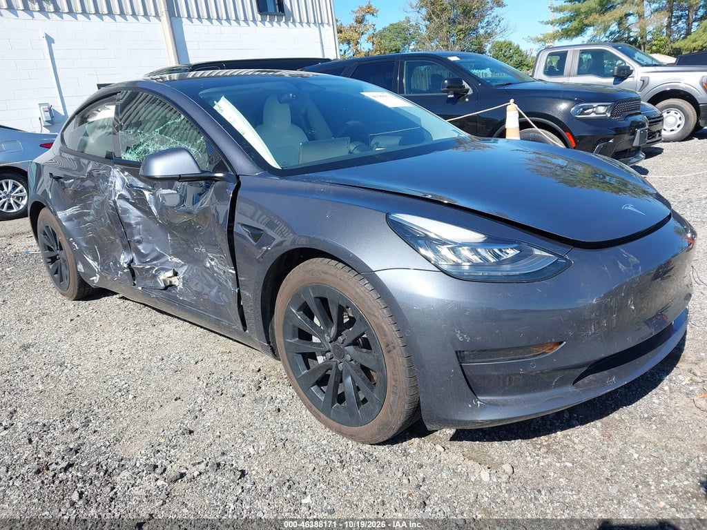 TESLA MODEL 3 2022