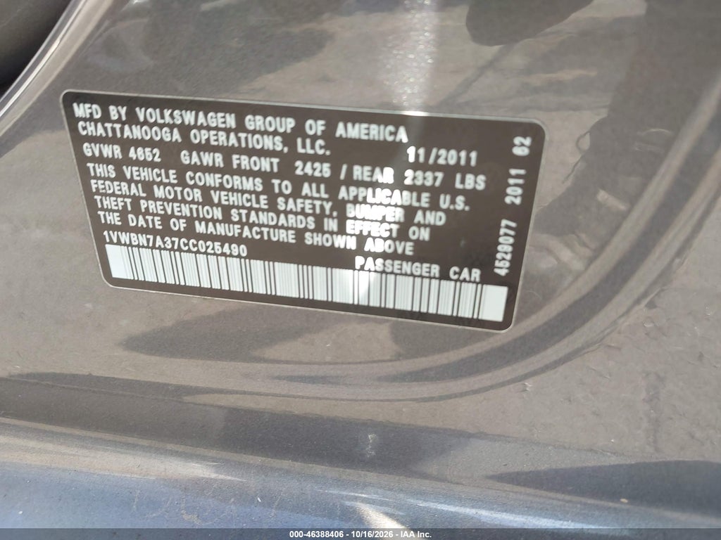2012 Volkswagen Passat 2.0L TDI SE photo 9