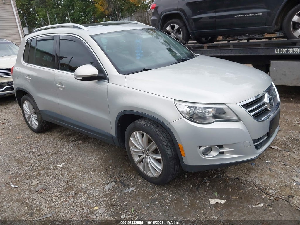 2011 Volkswagen Tiguan SEL photo 1