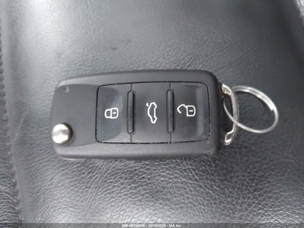 2011 Volkswagen Tiguan SEL photo 11
