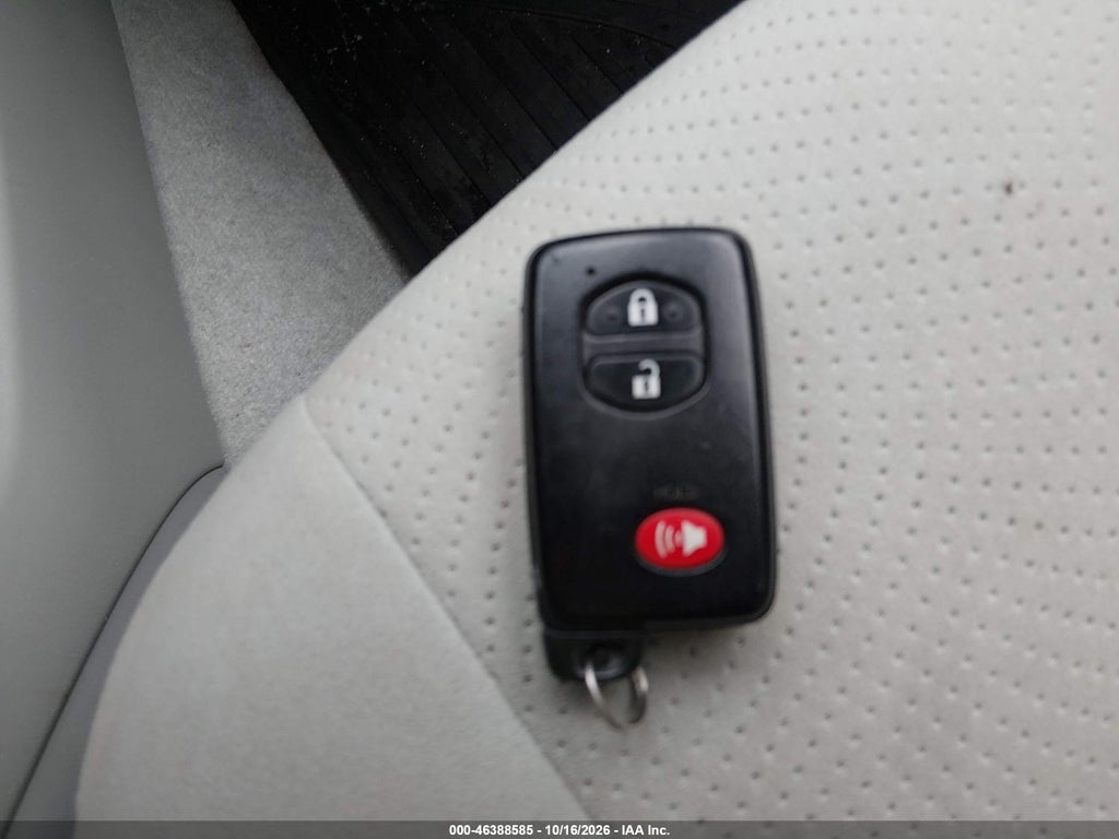 2010 Toyota Prius II photo 11