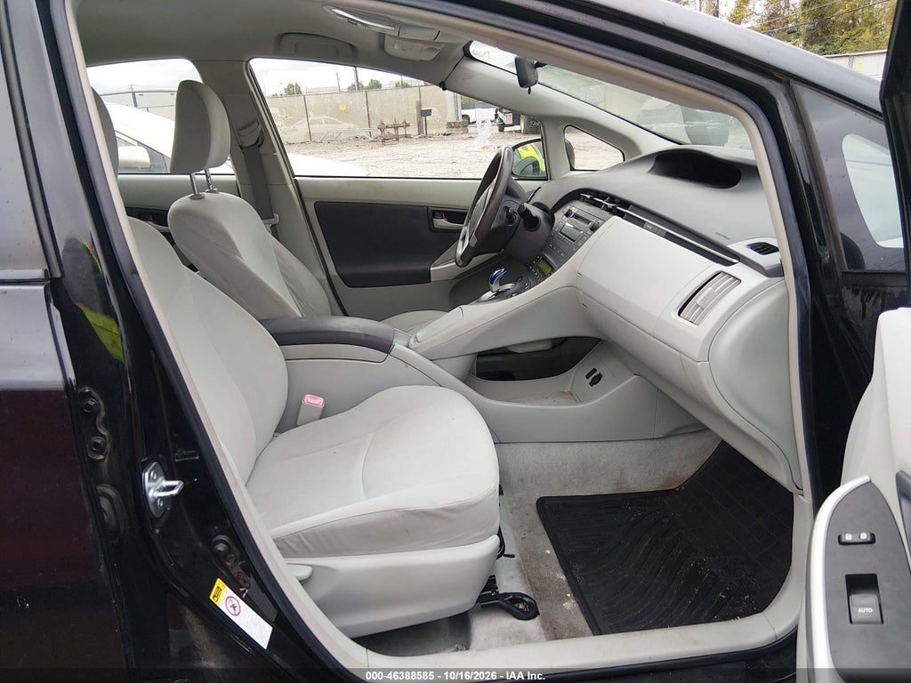 2010 Toyota Prius II photo 5
