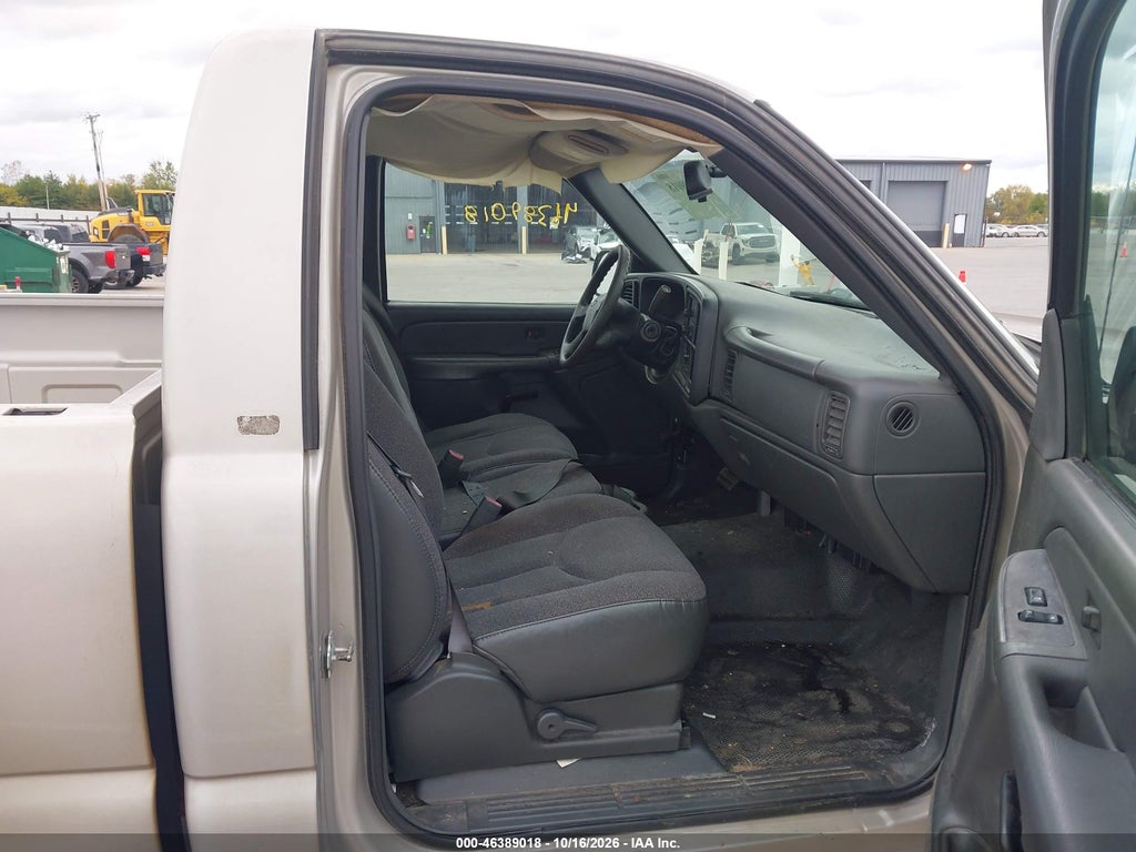 2004 Chevrolet Silverado 1500 Work Truck photo 5