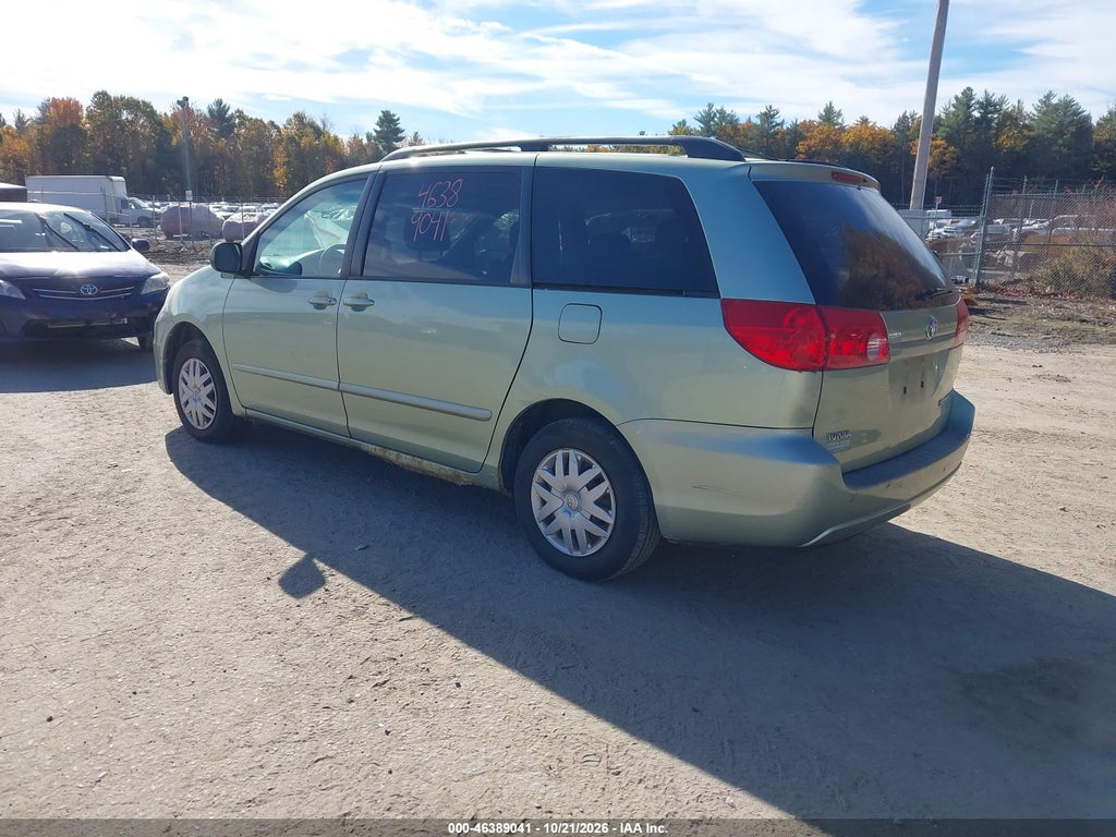 2008 Toyota Sienna LE photo 3