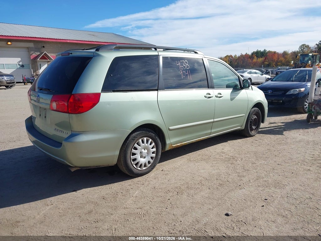 2008 Toyota Sienna LE photo 4