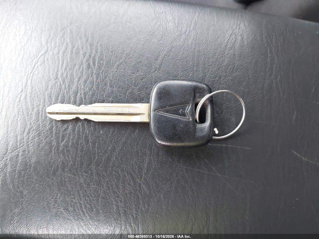 2004 Pontiac Vibe GT photo 11