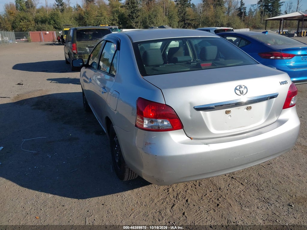 2012 Toyota Yaris photo 3