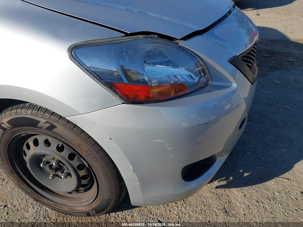 2012 Toyota Yaris photo 6