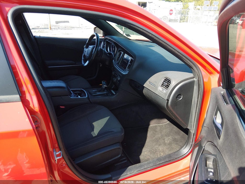 2018 Dodge Charger R/T RWD photo 5