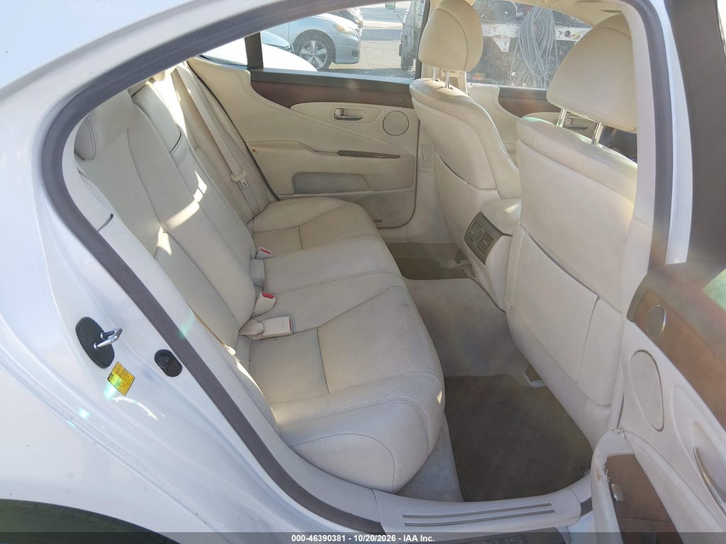 2011 Lexus LS 460 photo 8