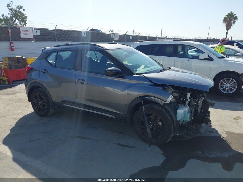2024 Nissan Kicks SR Xtronic CVT photo 1