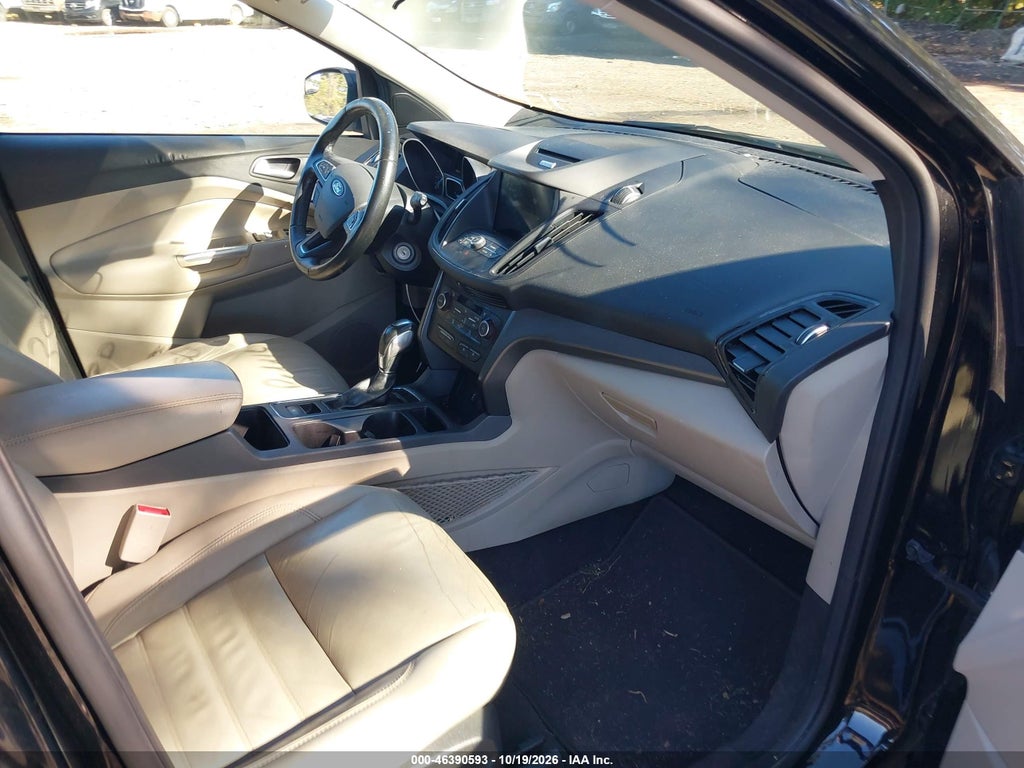 2018 Ford Escape SEL photo 5
