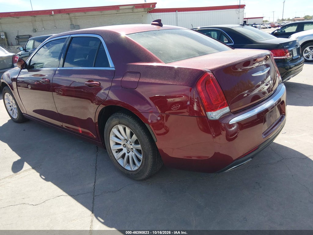 2018 Chrysler 300 Touring photo 3