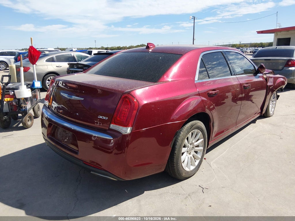 2018 Chrysler 300 Touring photo 4