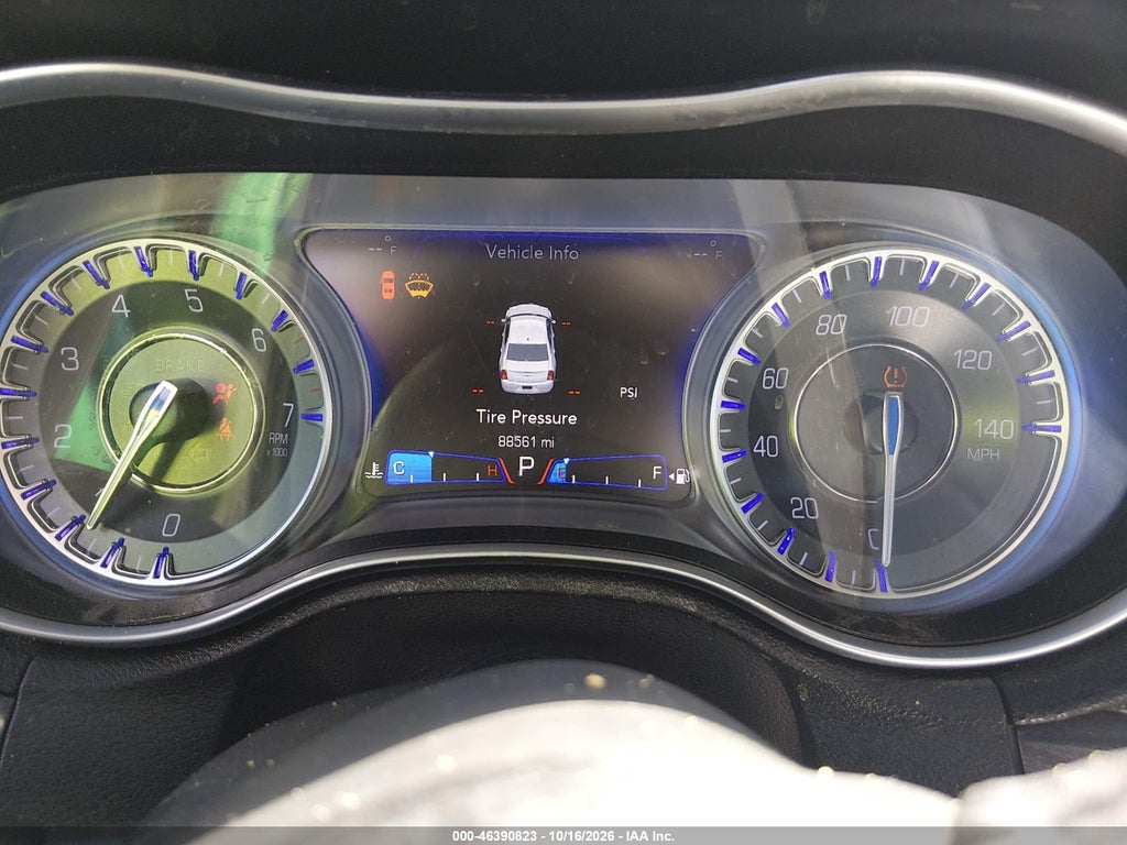 2018 Chrysler 300 Touring photo 7