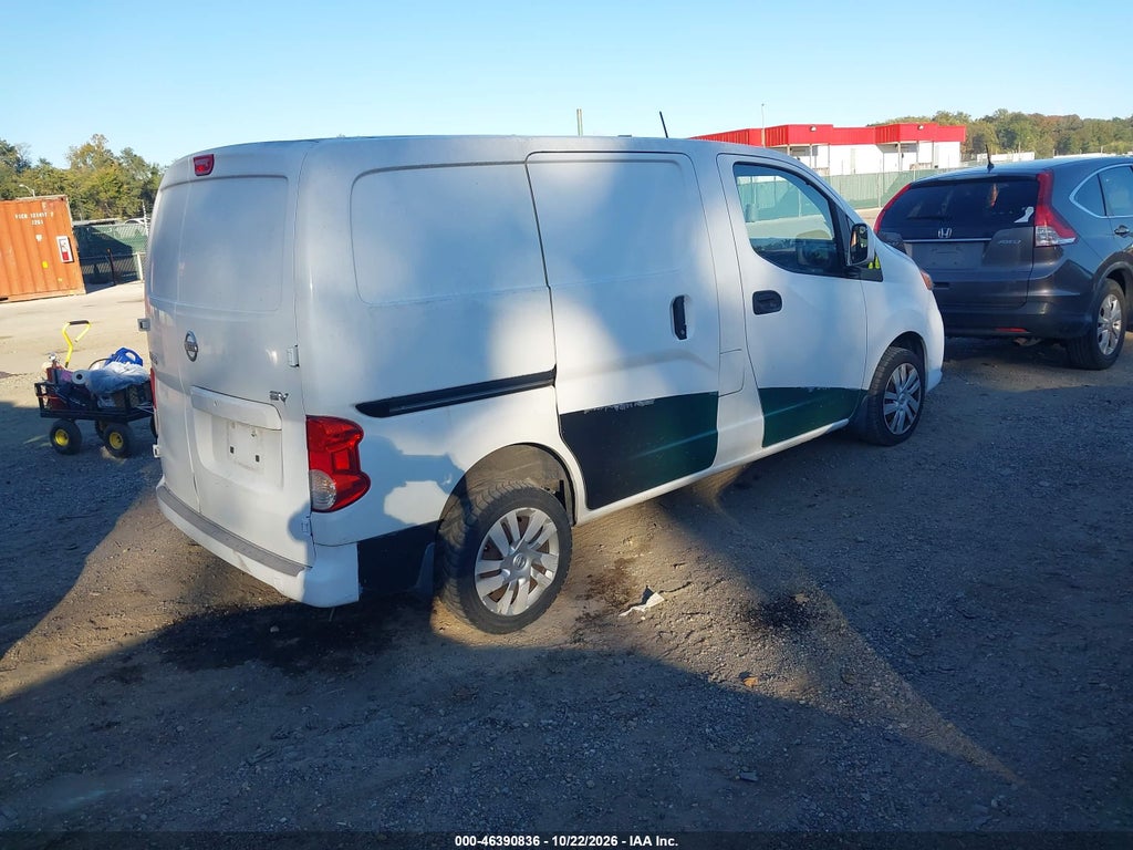 2017 Nissan NV200 SV photo 4