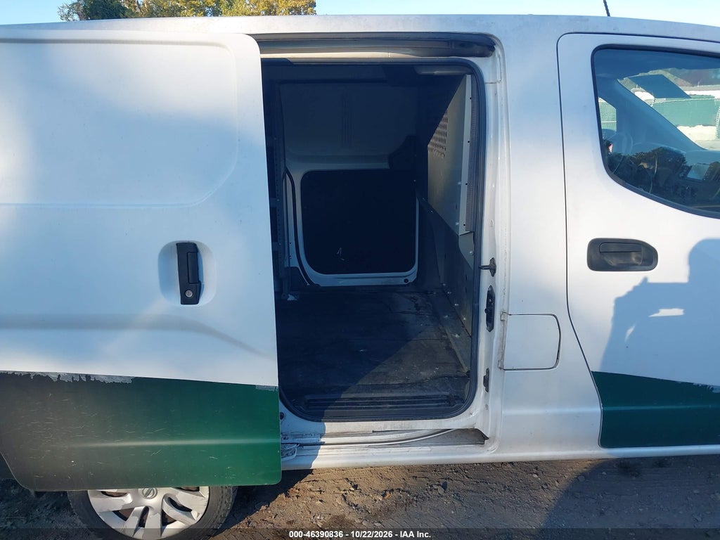 2017 Nissan NV200 SV photo 8