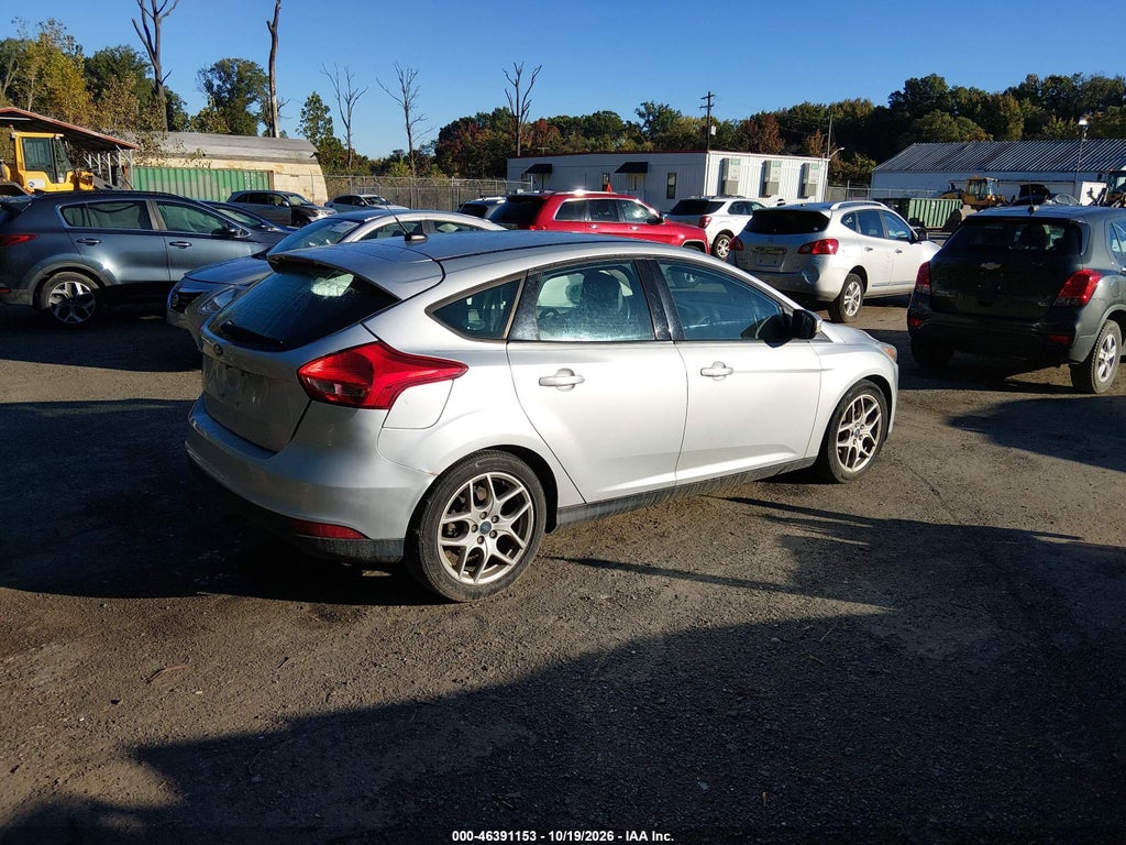 2015 Ford Focus SE photo 4