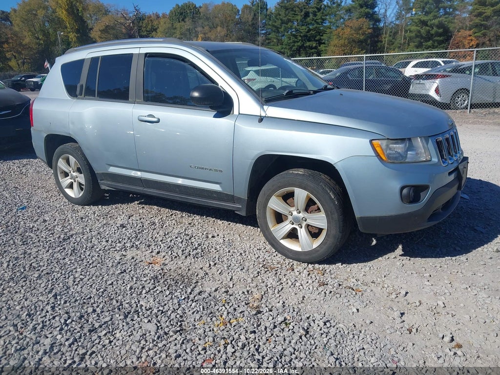 2013 Jeep Compass Sport photo 1