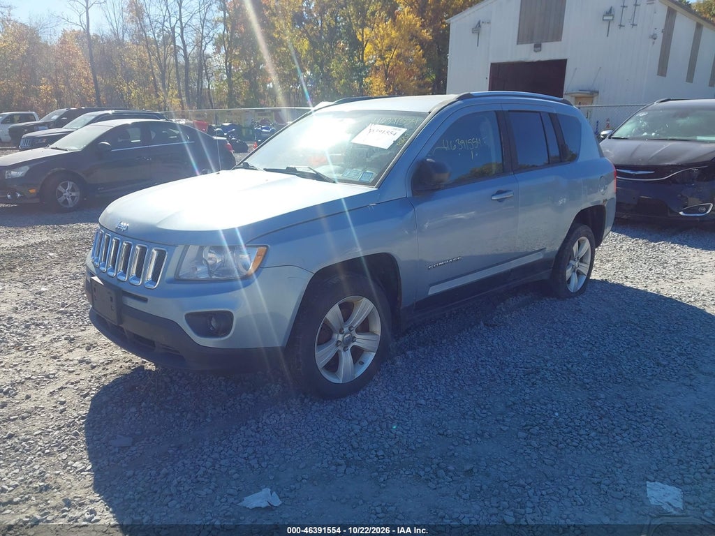2013 Jeep Compass Sport photo 2