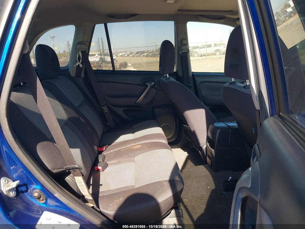2005 Toyota RAV4 photo 8