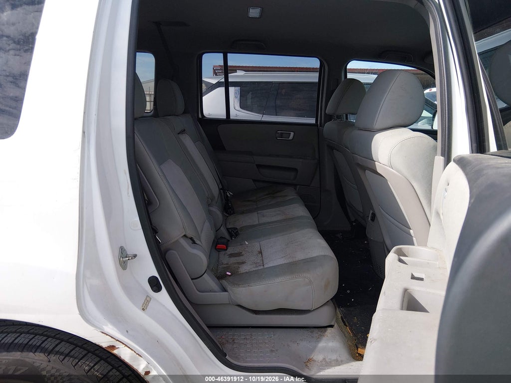 2015 Honda Pilot LX photo 8