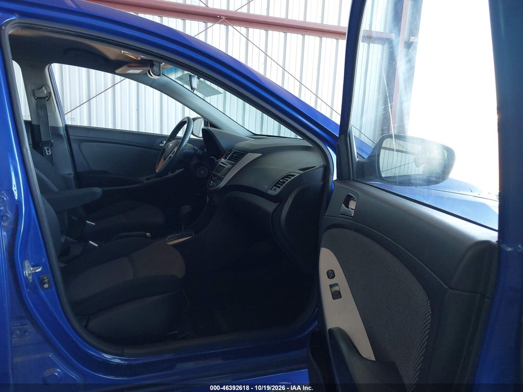 2012 Hyundai Accent GS photo 5