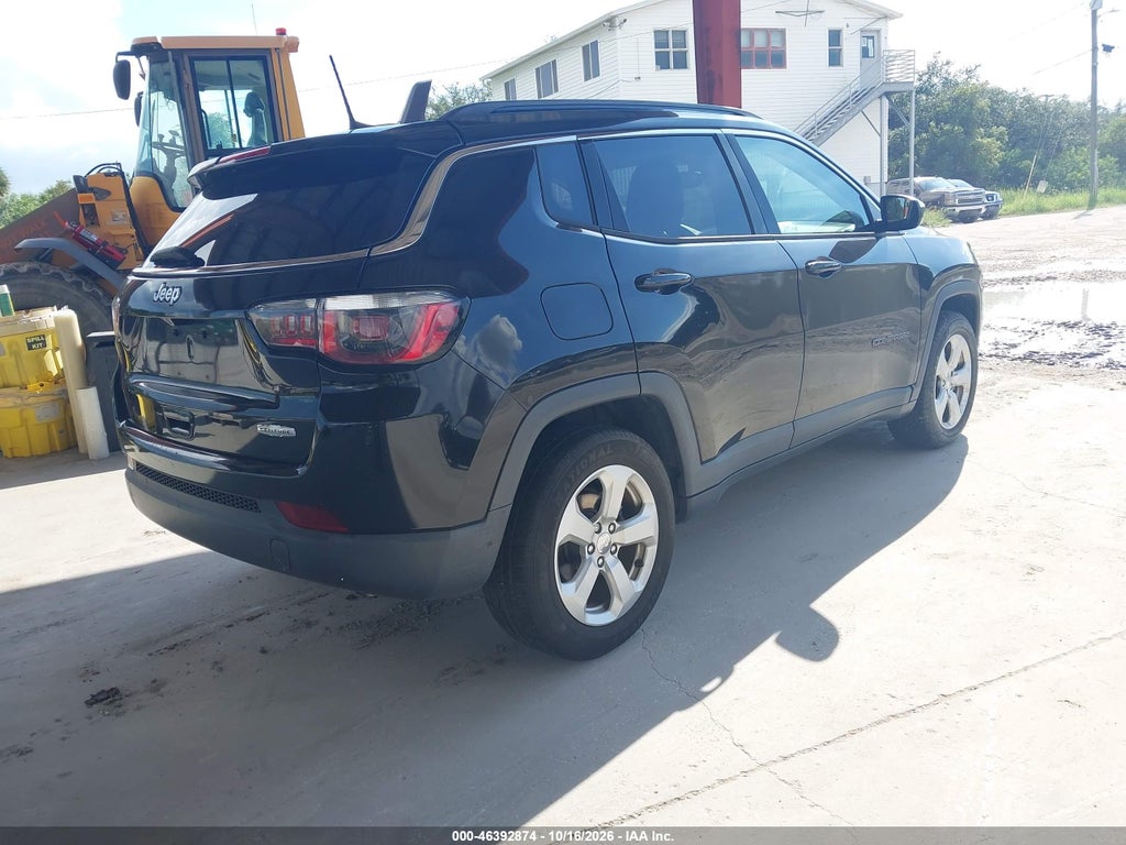 2019 Jeep Compass Latitude FWD photo 4