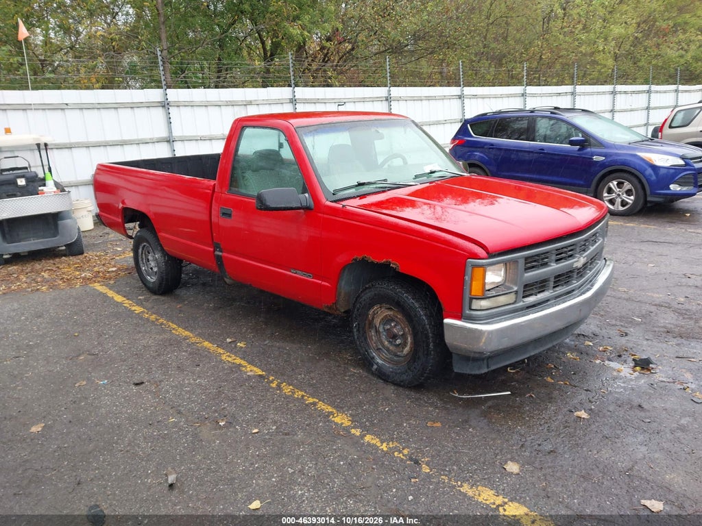 1997 Chevrolet C1500 Fleetside W/T photo 1
