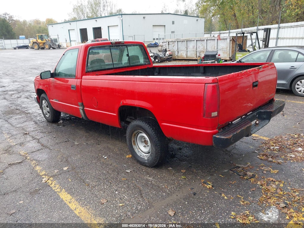 1997 Chevrolet C1500 Fleetside W/T photo 3
