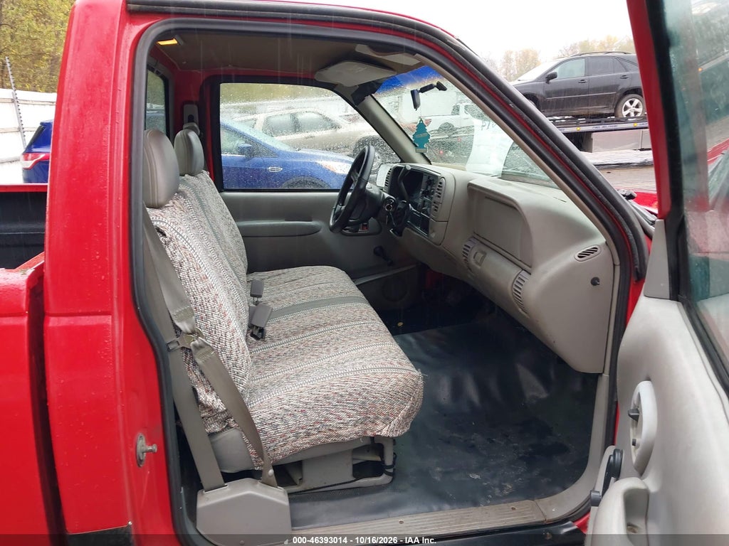 1997 Chevrolet C1500 Fleetside W/T photo 5