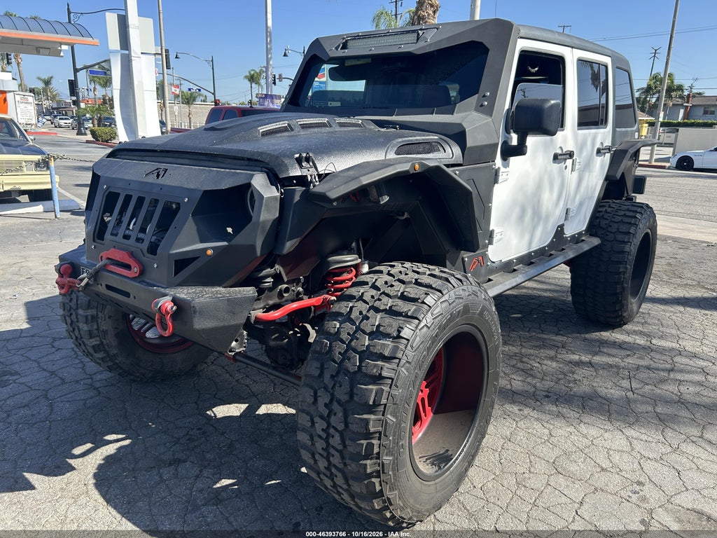 2015 Jeep Wrangler Unlimited Sahara photo 2