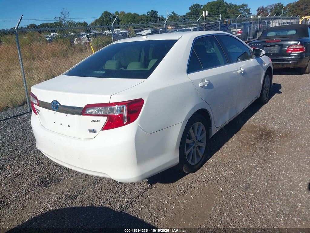 2014 Toyota Camry Hybrid XLE photo 4