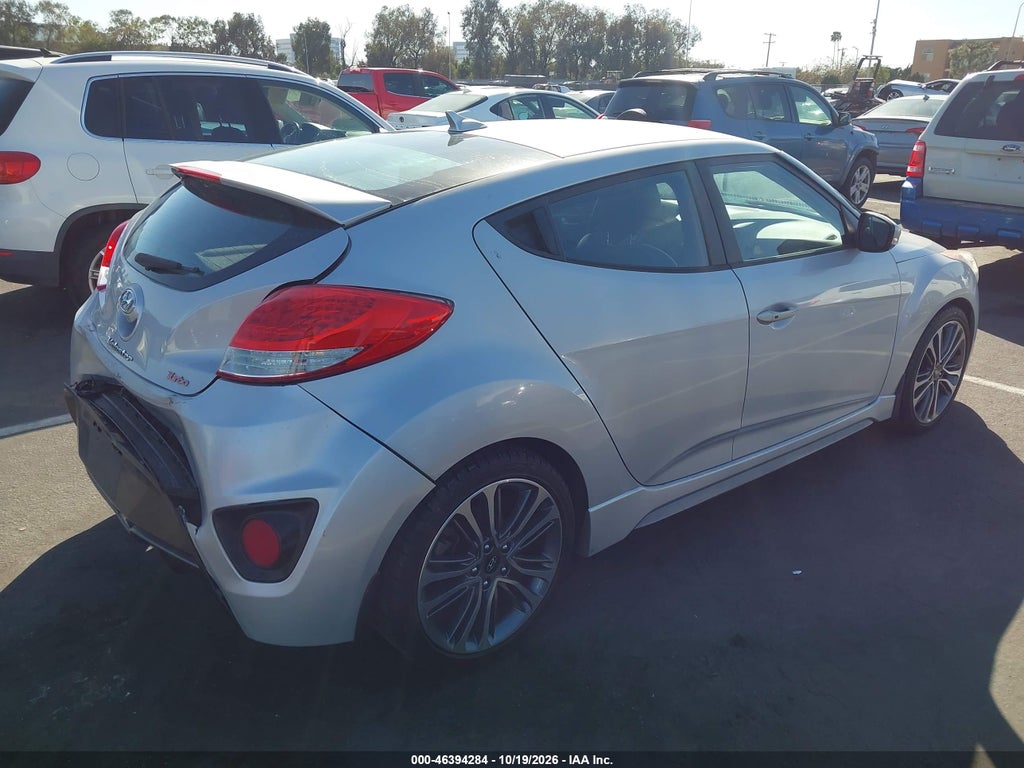 2016 Hyundai Veloster Turbo photo 4