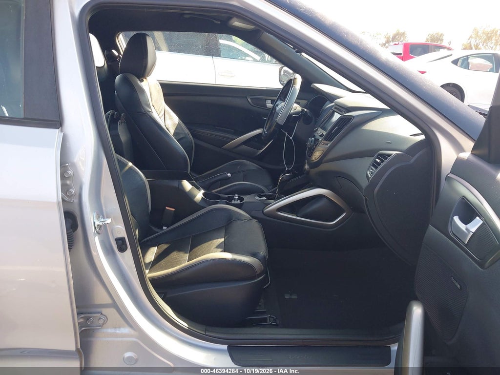 2016 Hyundai Veloster Turbo photo 5