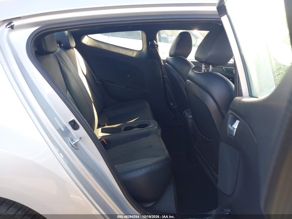 2016 Hyundai Veloster Turbo photo 8