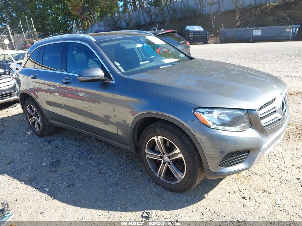 2016 Mercedes-Benz GLC 300 4MATIC photo 1