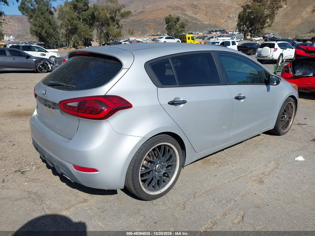 2016 Kia Forte SX photo 4