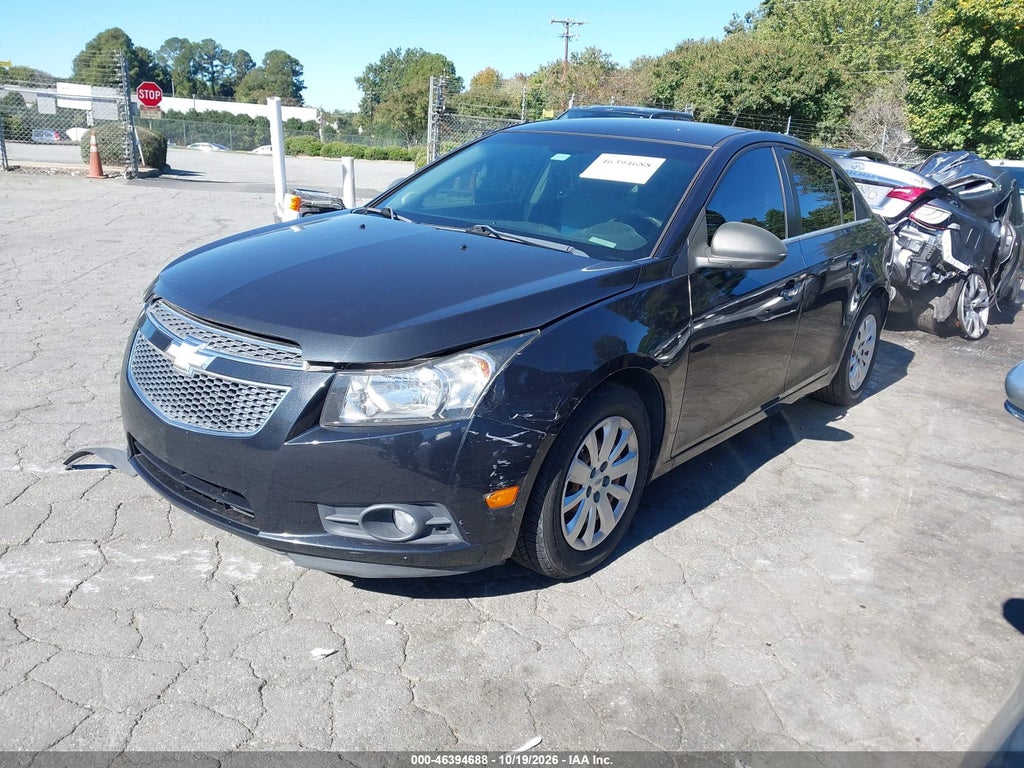 2011 Chevrolet Cruze LS photo 2