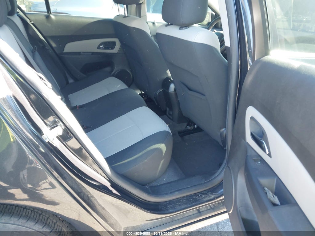 2011 Chevrolet Cruze LS photo 8