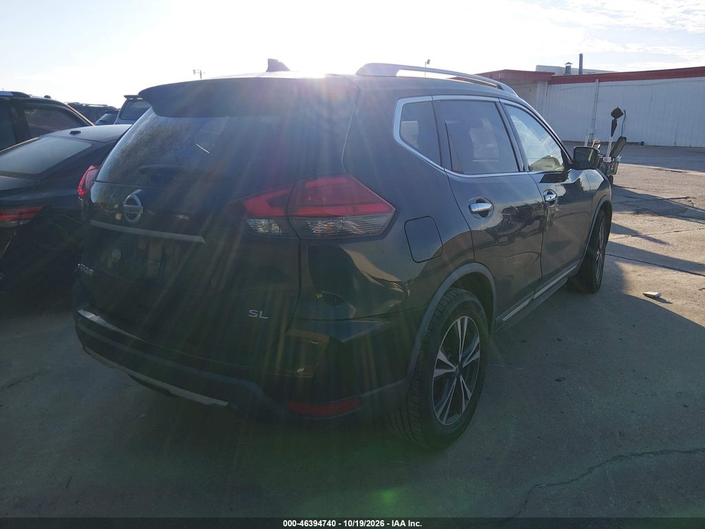 2017 Nissan Rogue SL photo 4