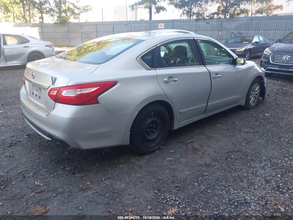 2017 Nissan Altima 2.5 S photo 4