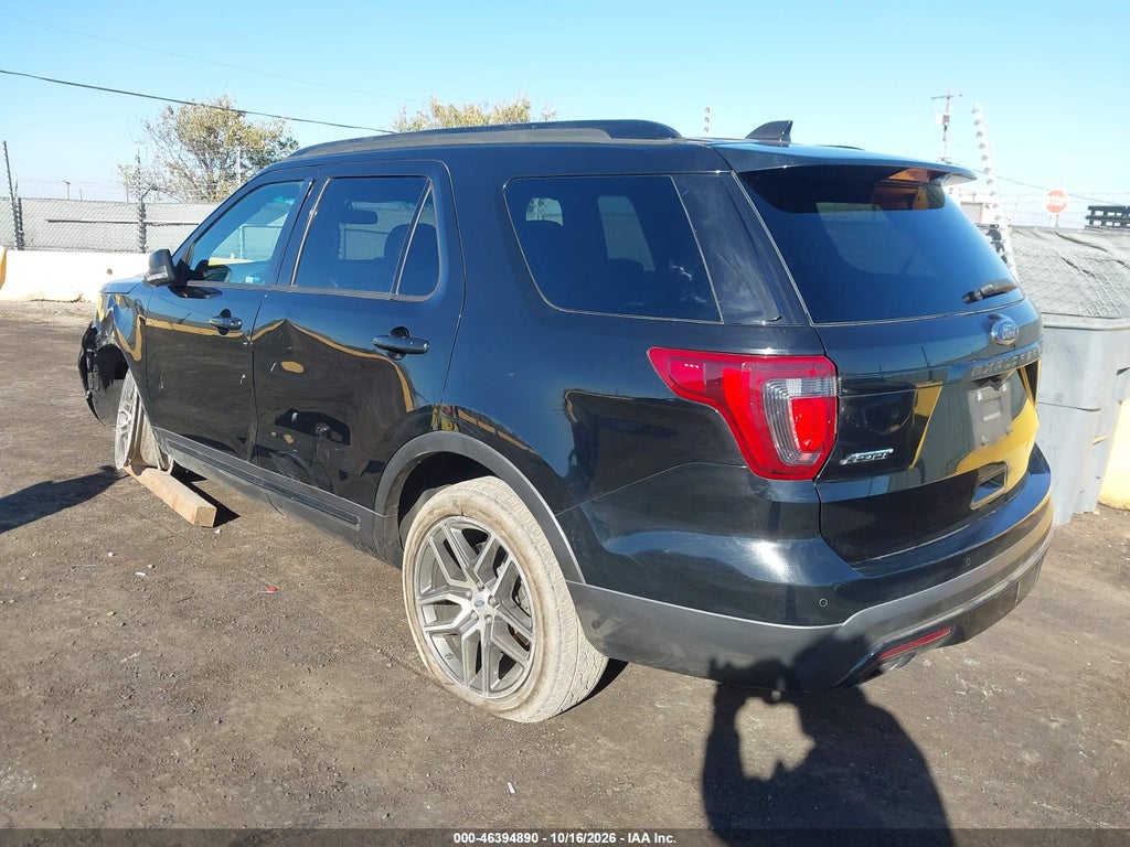 2016 Ford Explorer Sport photo 3